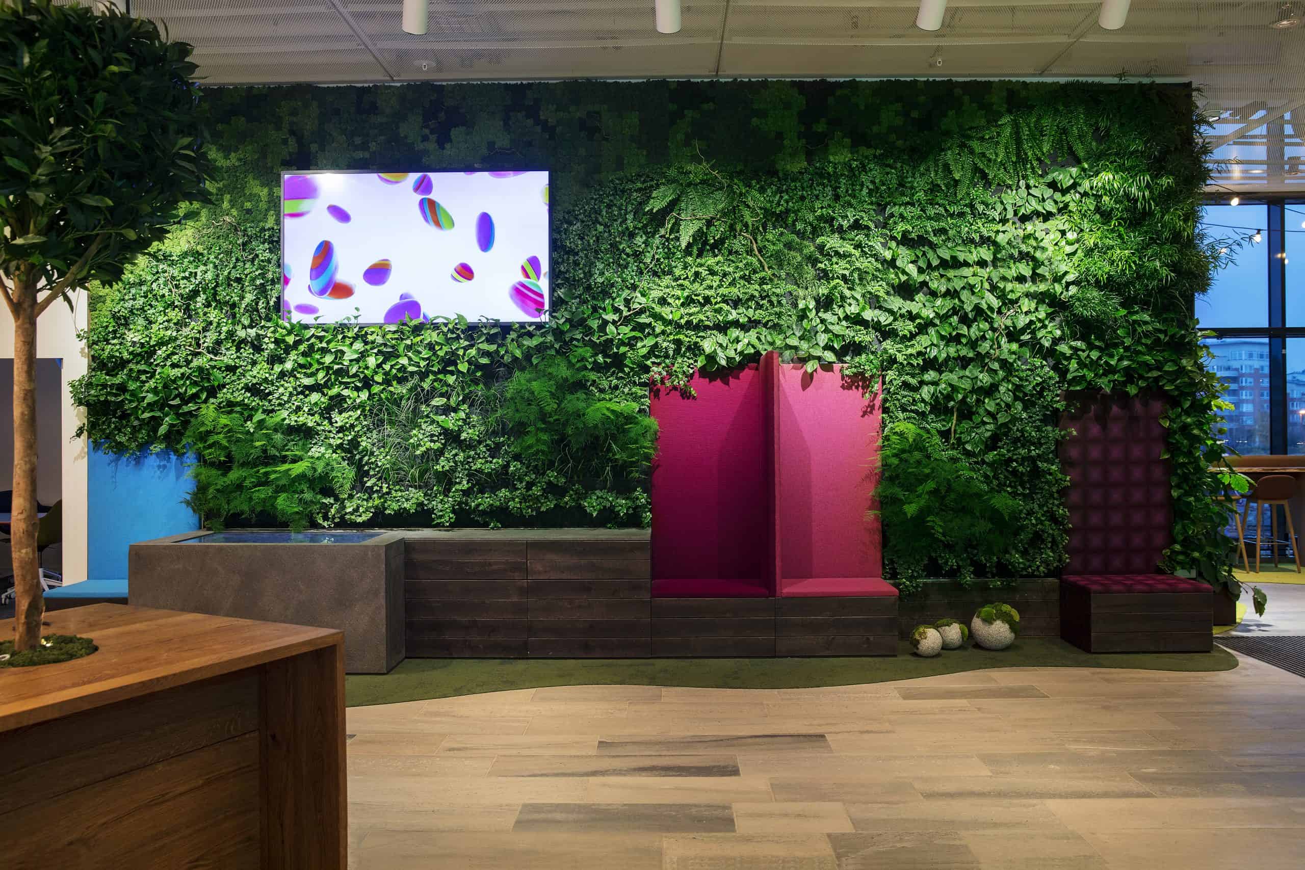 telia indoor vertical garden integrated screen stockholm 2018 greenworks 02 scaled