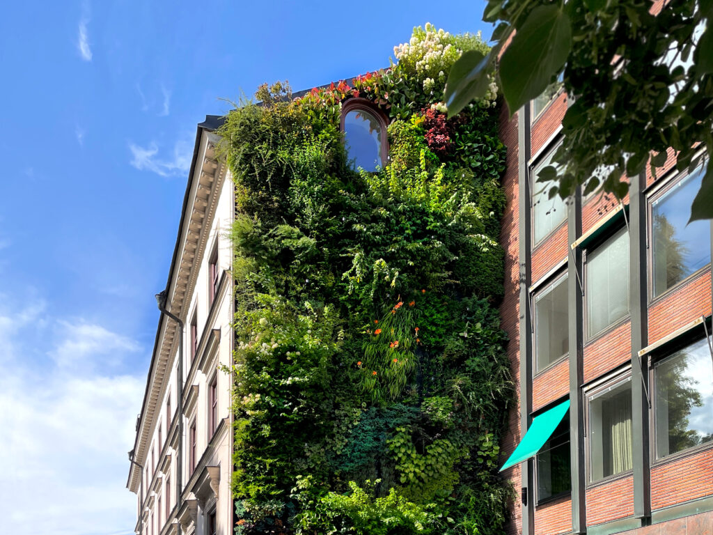 Storgatan 1, Greenworks huvudkontor med vertikal trädgård