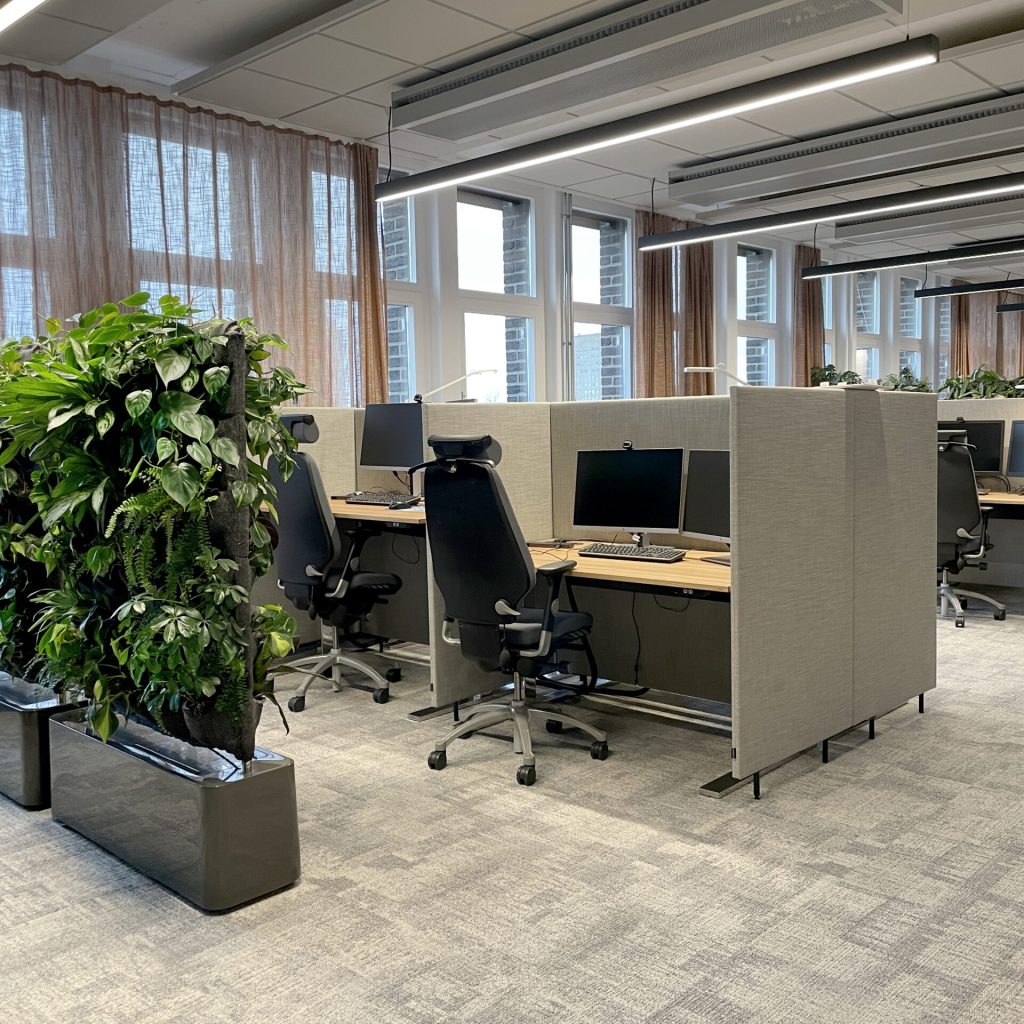 moving-hedge-SEK-moving-hedge-room-divider-office-greenery-stockholm-2021_greenworks